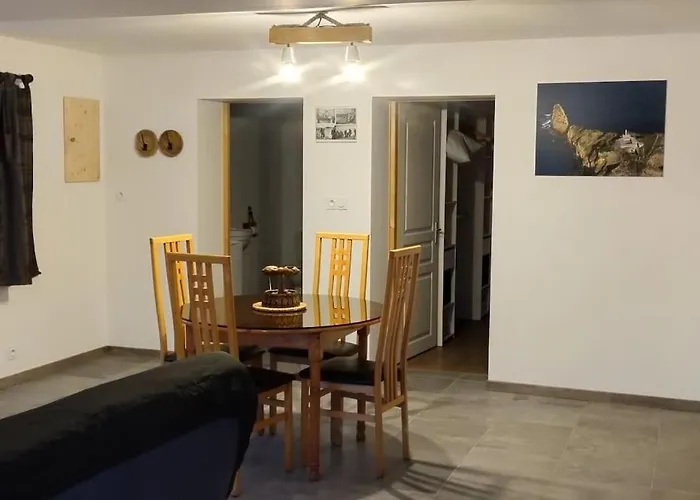 Du Domaine De La Longue Fosse *